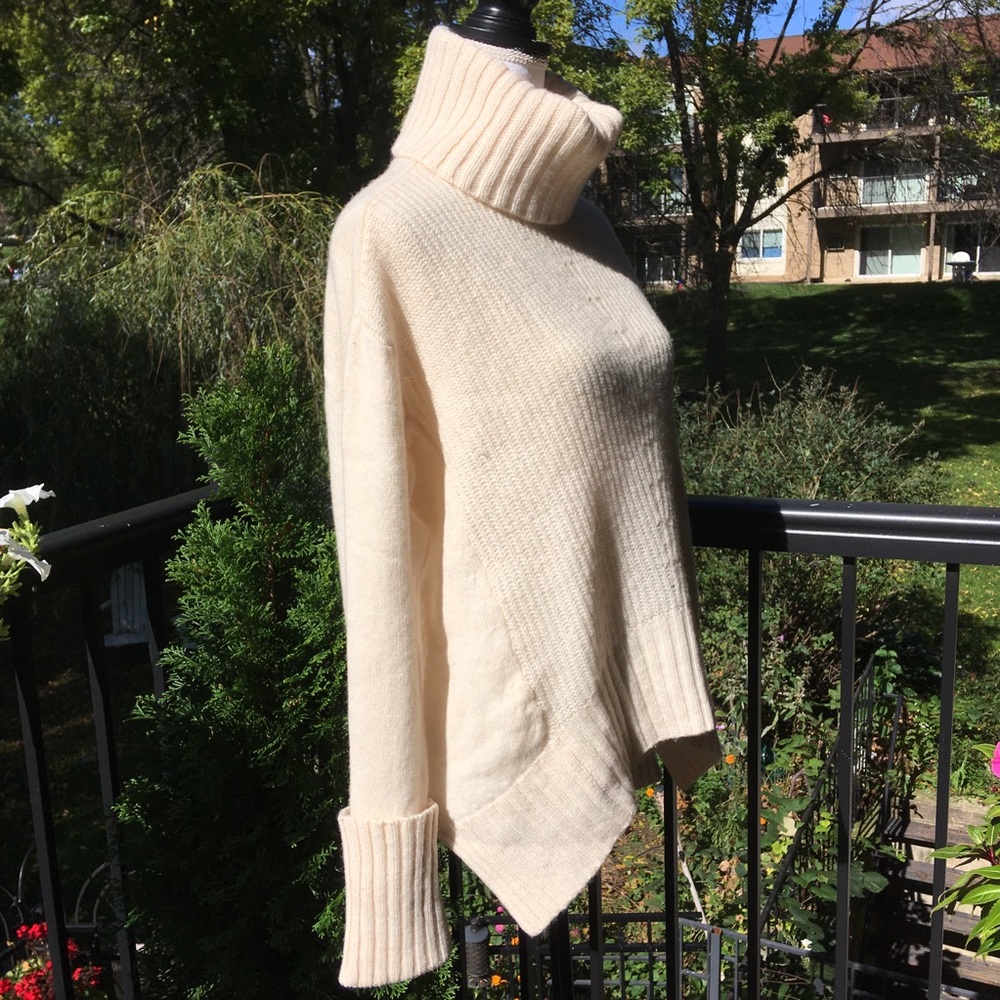 Moth Oversized Wool Blend Turtleneck Sweater - Picture 7 of 15